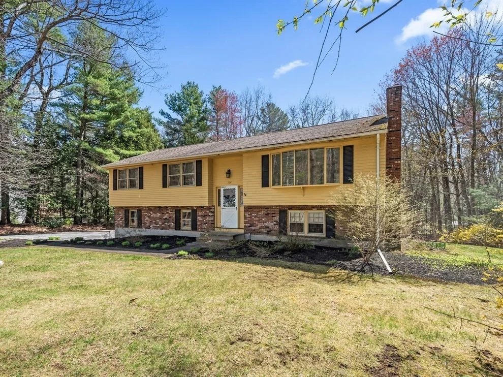 Unit for sale at 114 Mason Rd, Holden, MA 01520