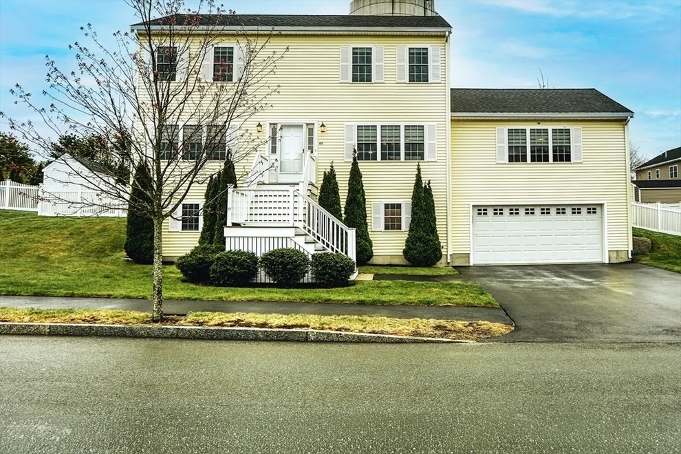 Unit for sale at 44 Gedney Dr, Peabody, MA 01960