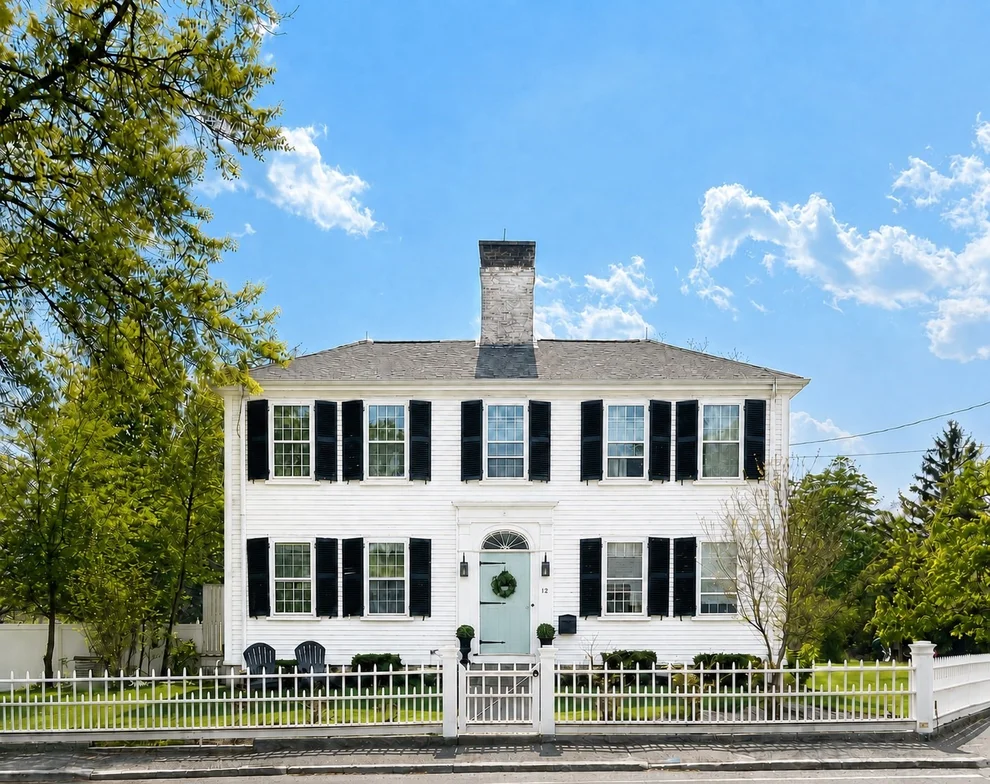 Unit for sale at 12 Summer St, Kingston, MA 02364
