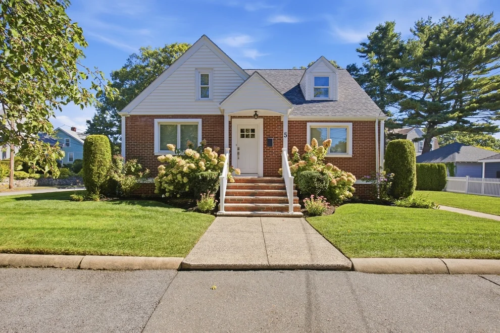 Unit for sale at 5 Sargent Road, Swampscott, MA 01907