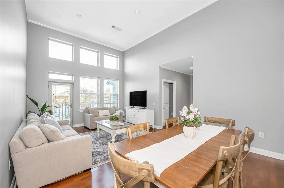 Unit for sale at 2 Harvest Dr, North Andover, MA 01845