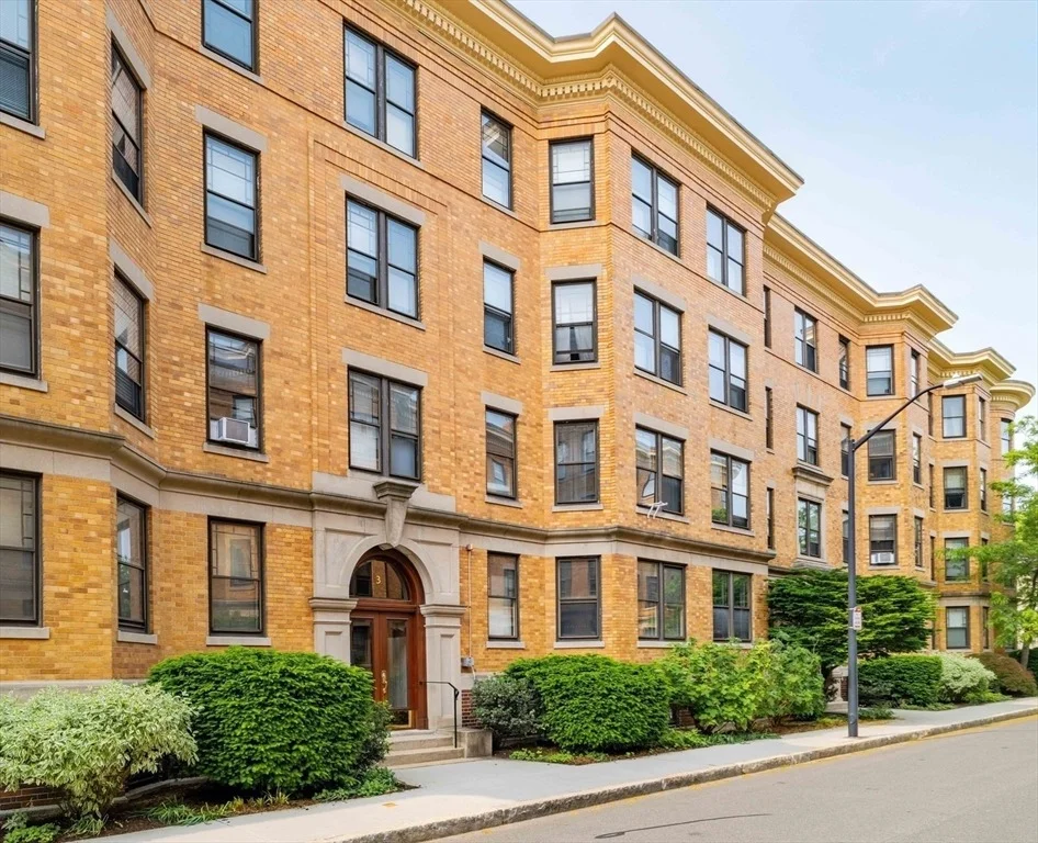 Unit for sale at 3 Newport Road, Cambridge, MA 02140