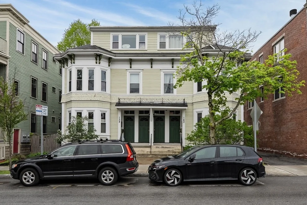 Unit for sale at 140 Huron Ave, Cambridge, MA 02138