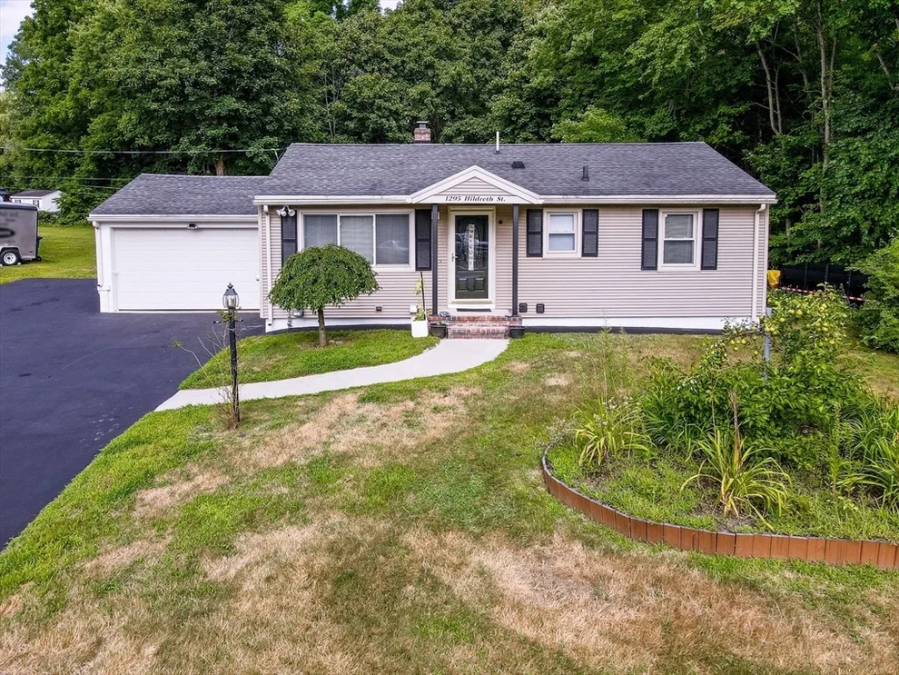 Unit for sale at 1295 Hildreth St, Dracut, MA 01826
