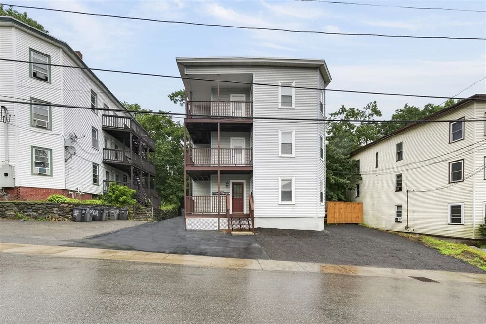 Unit for sale at 77 Oak St, Gardner, MA 01440