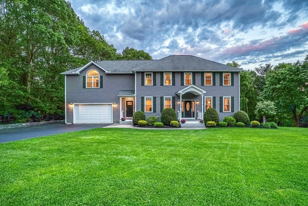 Unit for sale at 23 Lamplighter Dr, Shrewsbury, MA 01545