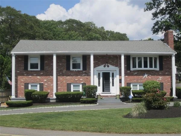Unit for sale at 3 Bramblewood Ln, Braintree, MA 02184