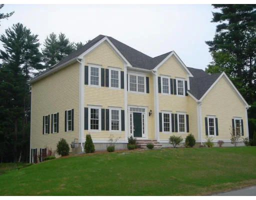 Unit for sale at 20 Mosher Lane, Marlborough, MA 01752