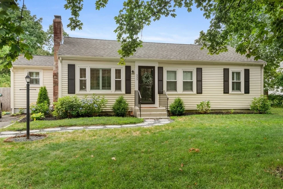 Unit for sale at 555 Bay Rd, Sharon, MA 02067