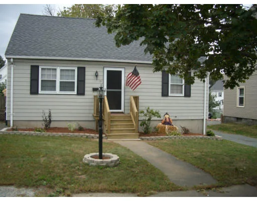 Unit for sale at 13 Wheeler St, Peabody, MA 01960
