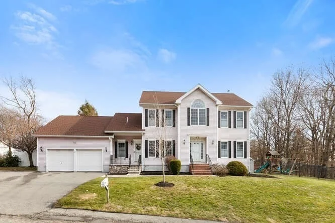 Unit for sale at 19 Fellsmere Ave, Wakefield, MA 01880