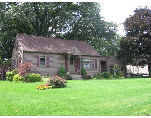 Unit for sale at 35 Blossom Rd, West Springfield, MA 01089