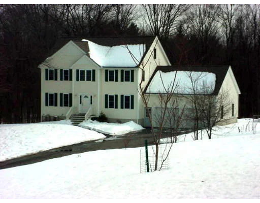 Unit for sale at 7 Innisfree Drive, Haverhill, MA 01832