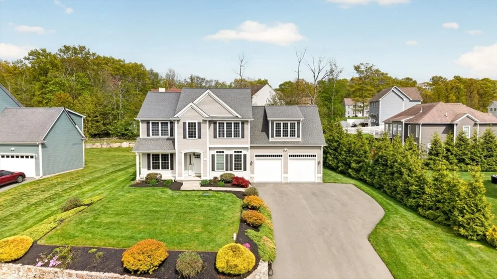 Unit for sale at 15 James Birch Ln, Swansea, MA 02777