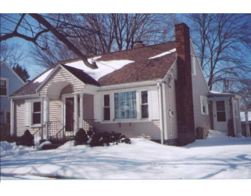 Unit for sale at 17 Hartford Rd, Worcester, MA 01606