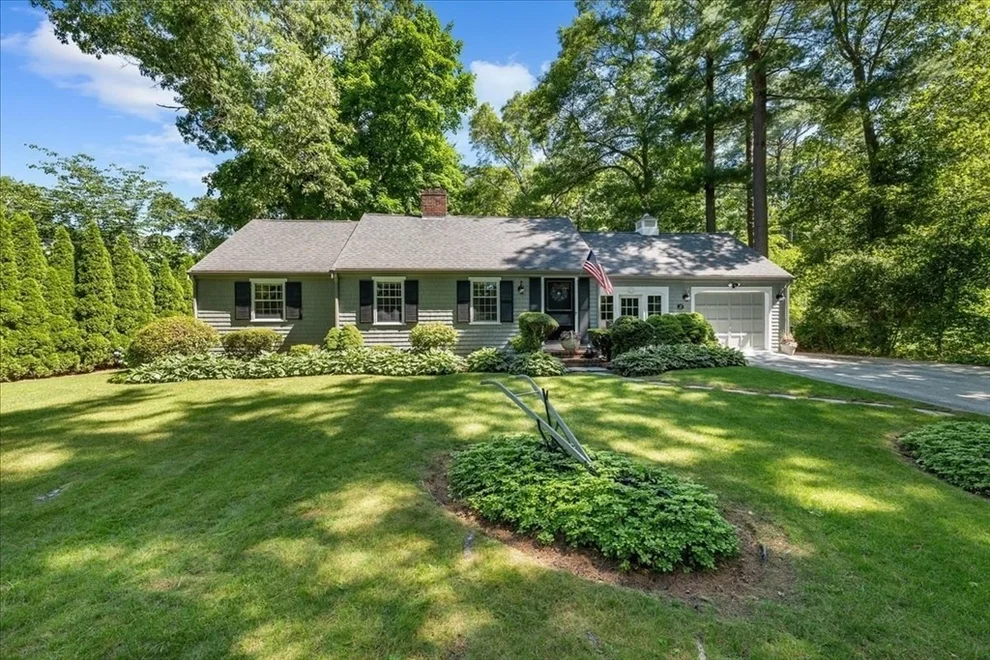 Unit for sale at 25 Farm Hills, Hingham, MA 02043