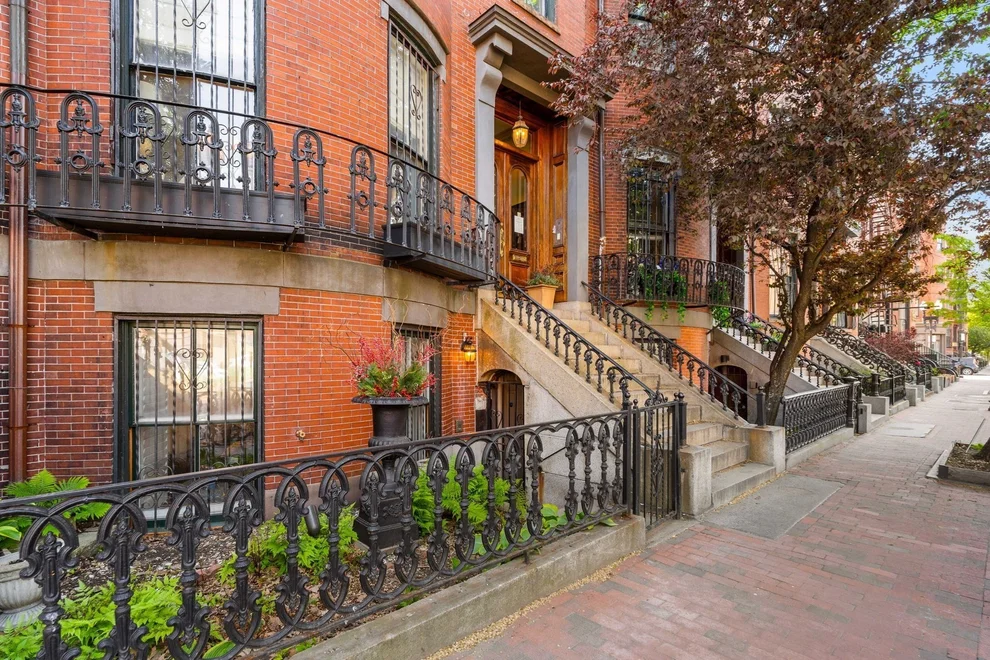 Unit for sale at 617 Massachusetts Ave, Boston, MA 02118