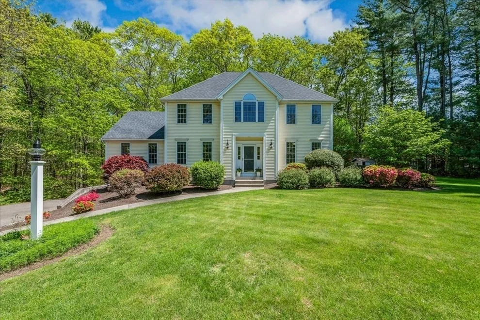 Unit for sale at 1 Cider Mill Road, Franklin, MA 02038