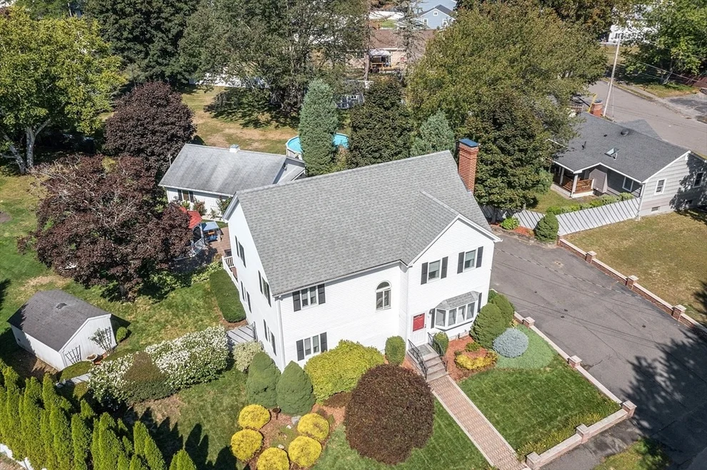Unit for sale at 17 Samoset Rd, Peabody, MA 01960