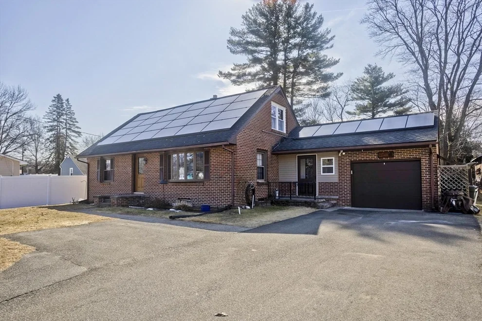 Unit for sale at 25 Gardens Dr, Springfield, MA 01119