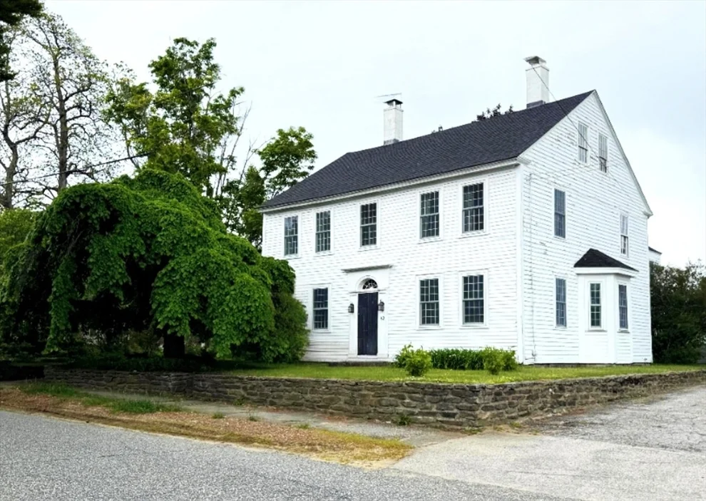 Unit for sale at 82 Petersham Rd, Hardwick, MA 01037
