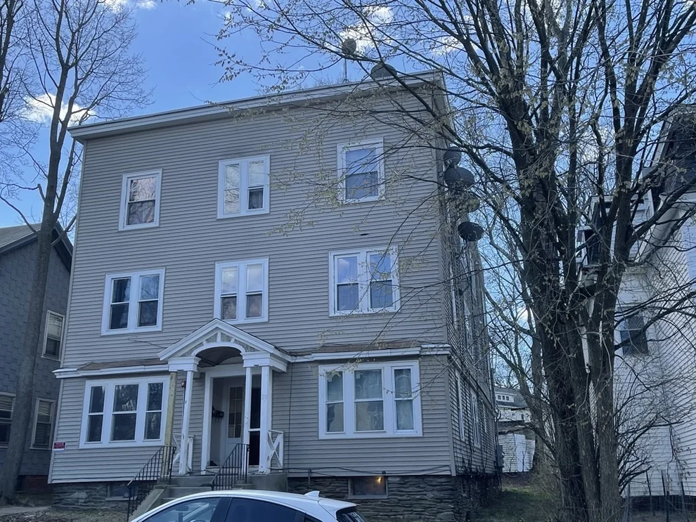Unit for sale at 29 Oberlinn St, Worcester, MA 01610
