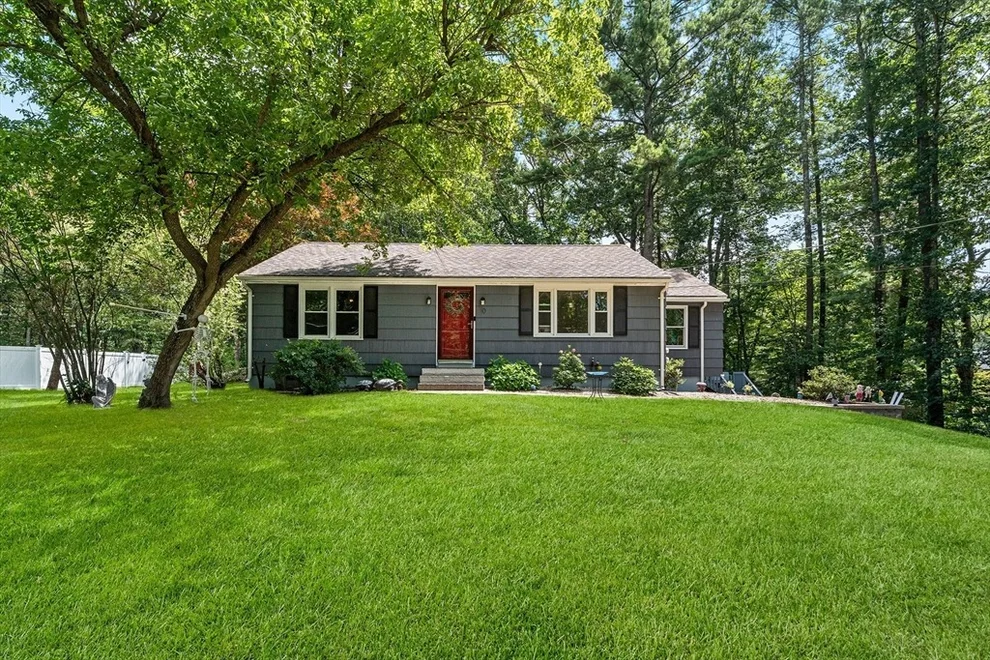 Unit for sale at 10 Mason Rd, Holden, MA 01522