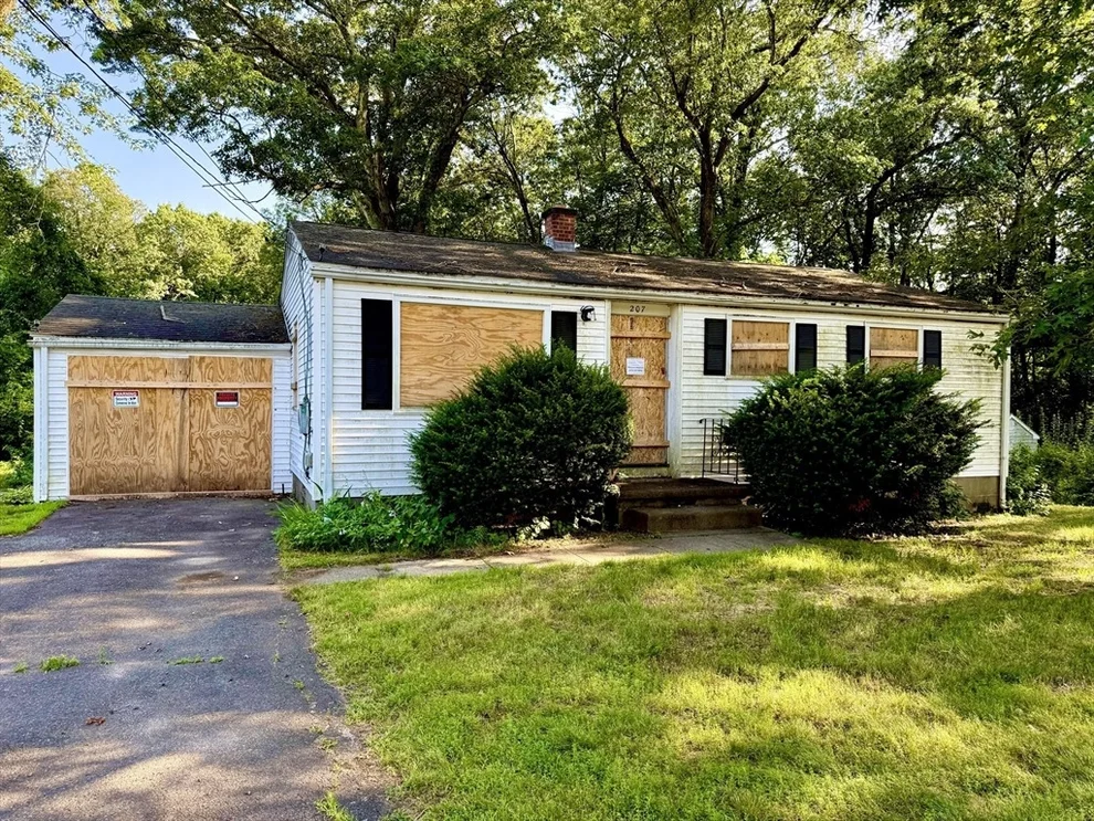 Unit for sale at 207 Overland St, Springfield, MA 01118