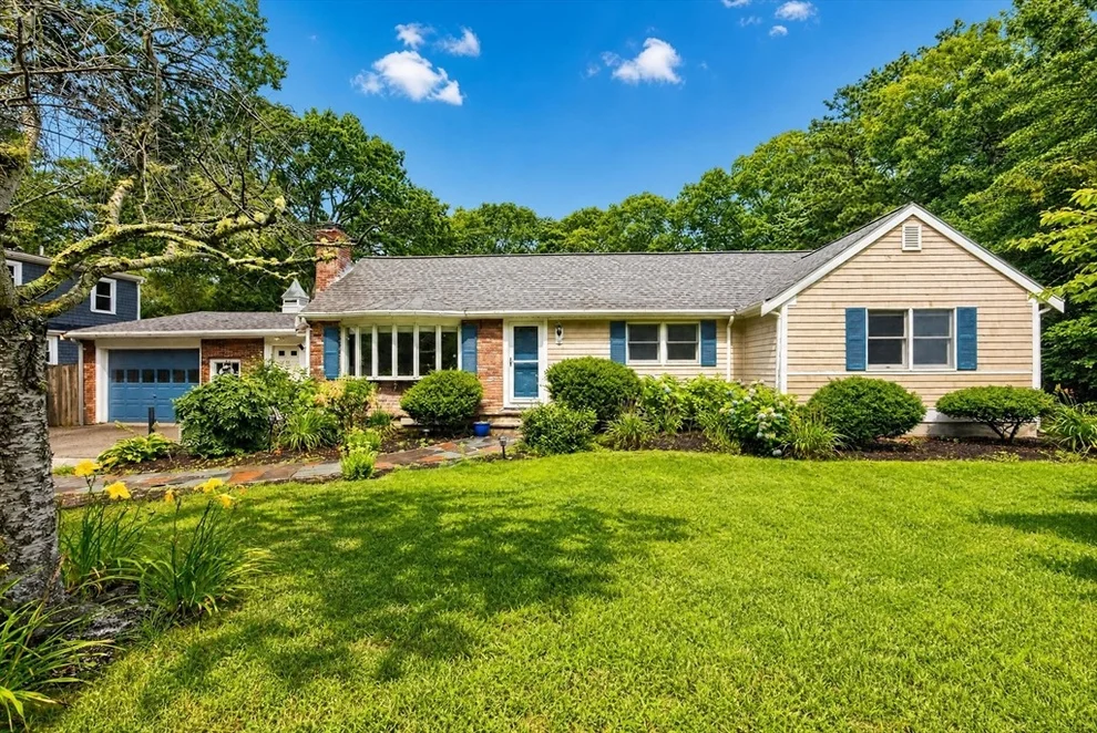 Unit for sale at 14 Veeder Dr, Falmouth, MA 02536