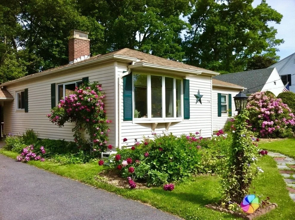 Unit for sale at 74 Edgewood Rd., Shrewsbury, MA 01545