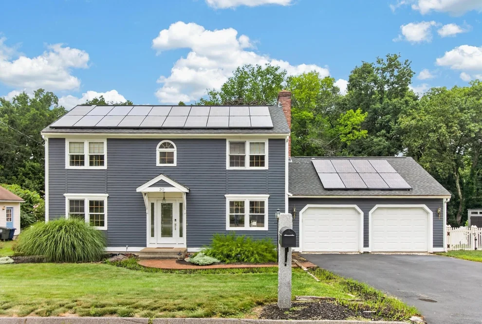 Unit for sale at 20 Indian Ridge Dr, Leominster, MA 01453
