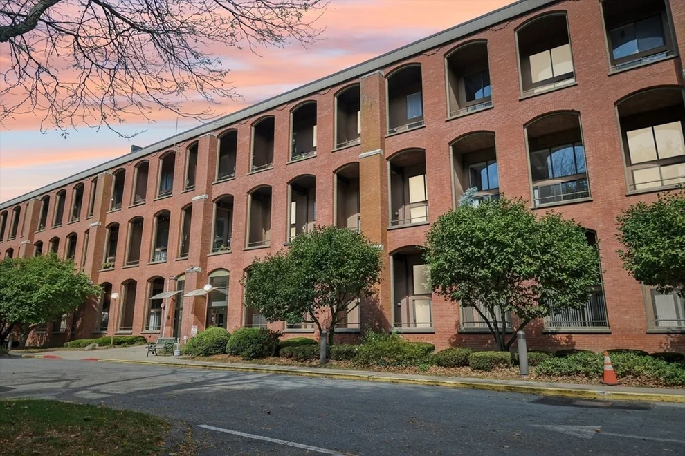 Unit for sale at 96 Old Colony Ave, Taunton, MA 02718