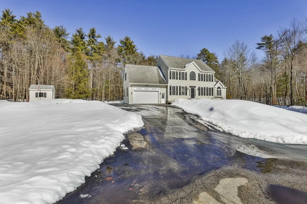 Unit for sale at 8 Casie Ln, Pepperell, MA 01463