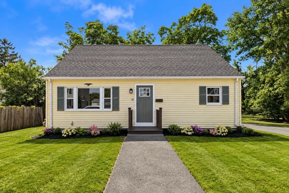 Unit for sale at 22 Myrtle Ave, Acushnet, MA 02743