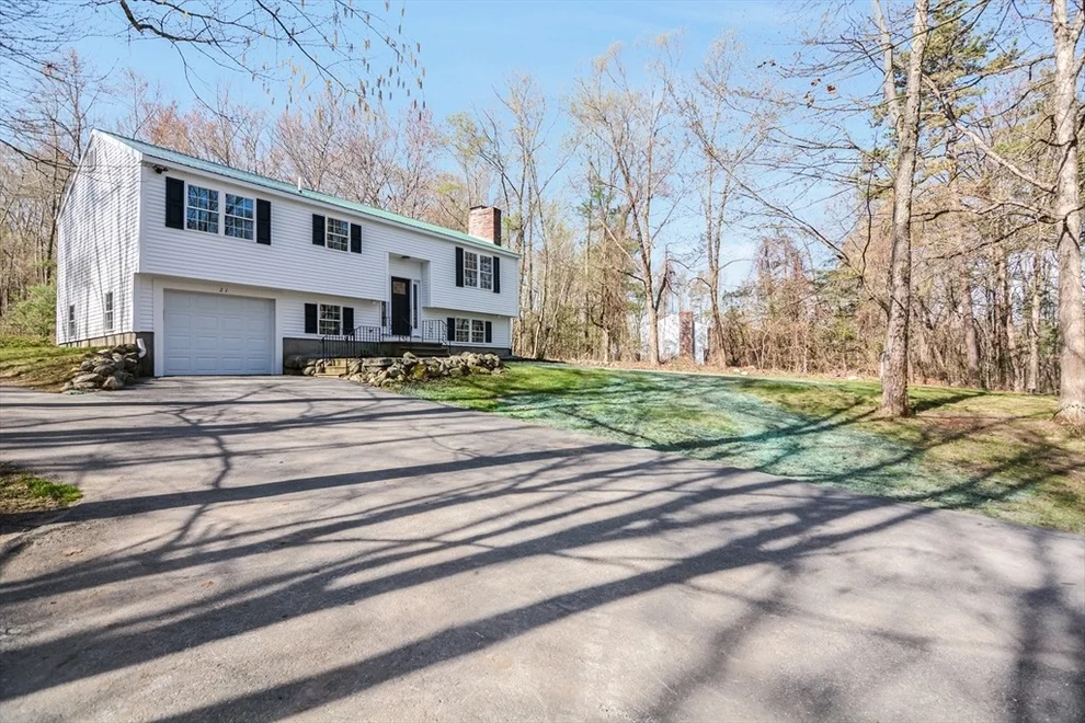 Unit for sale at 21 North End Road, Townsend, MA 01469