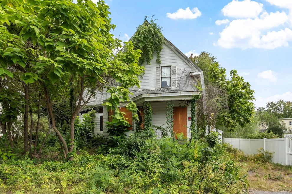 Unit for sale at 16 Holt, Chelmsford, MA 01863