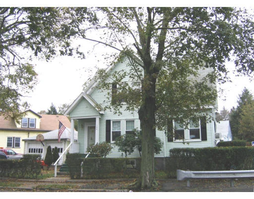 Unit for sale at 104 Richardson Rd, Lynn, MA 01904