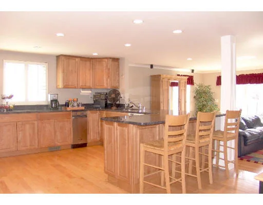 Unit for sale at 96 Kilby St, Hingham, MA 02043
