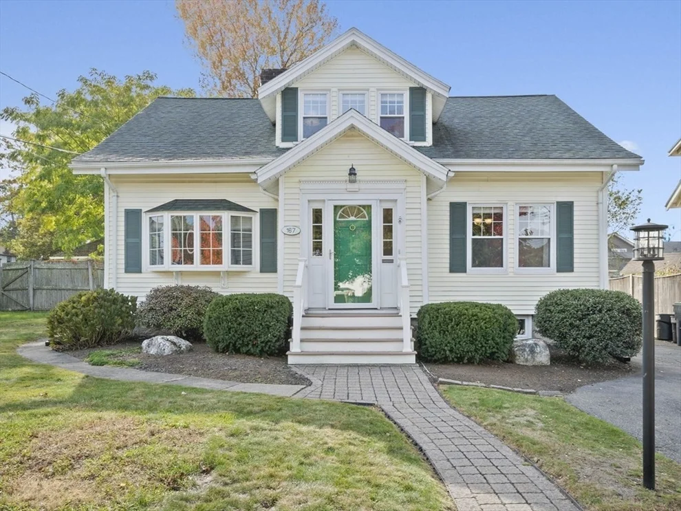 Unit for sale at 167 Cedar St, Dedham, MA 02026