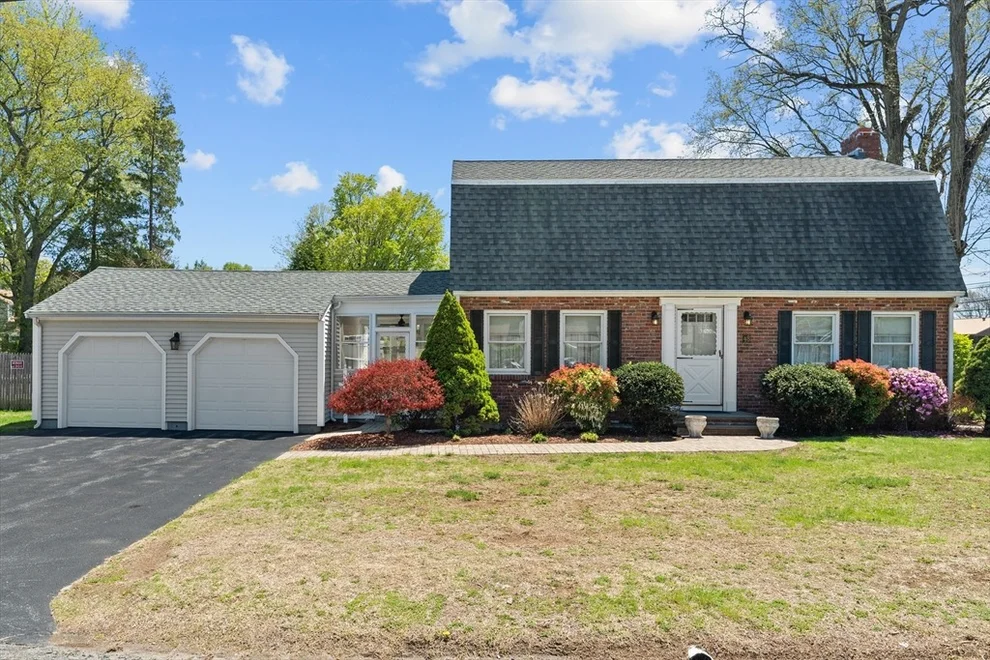 Unit for sale at 48 Day Hill Rd, Framingham, MA 01702