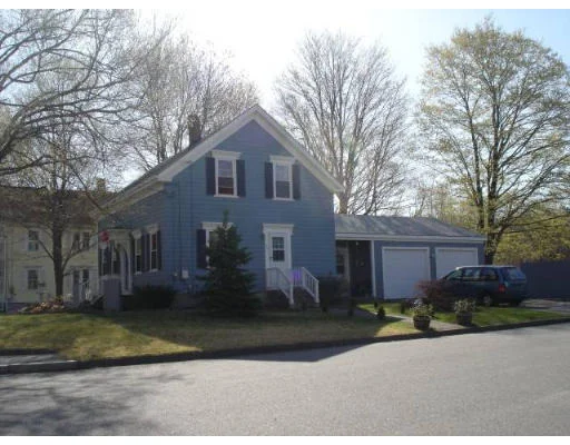 Unit for sale at 85 Oak Hill Ave, Seekonk, MA 02771