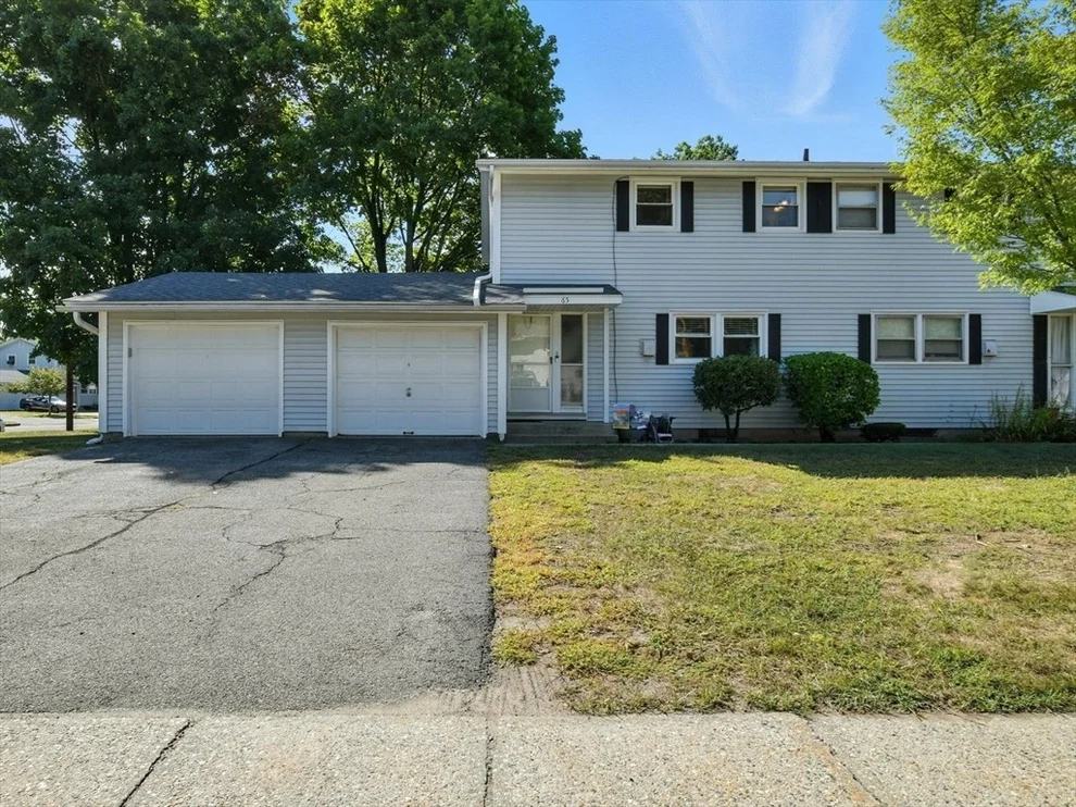 Unit for sale at 65 Woodbridge Rd, Chicopee, MA 01022