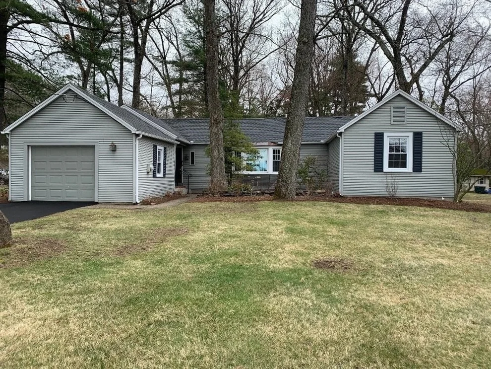 Unit for sale at 320 Maple St, East Longmeadow, MA 01028
