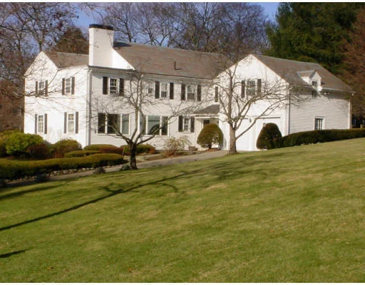 Unit for sale at 40 A Pickwick Road, Newton, MA 02465