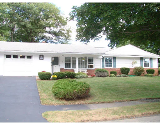 Unit for sale at 7 Gwinnett Road, Peabody, MA 01960
