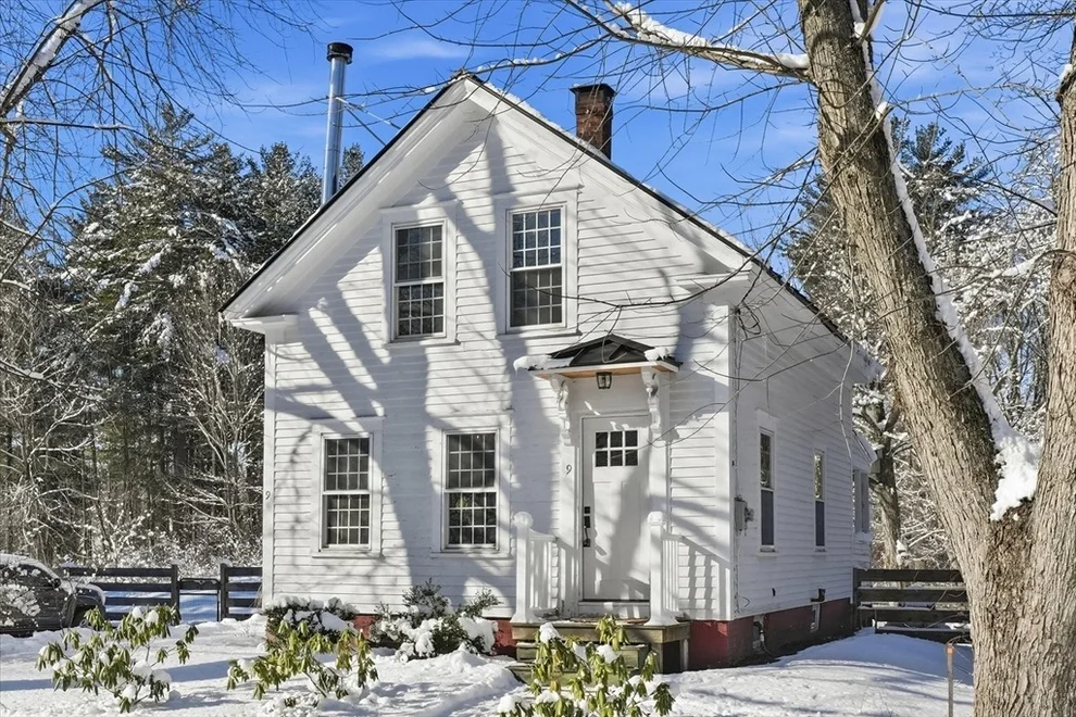 Unit for sale at 9 Elmwood St, Salisbury, MA 01952