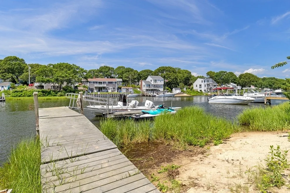 Unit for sale at 199 Edgewater Dr W, Falmouth, MA 02536