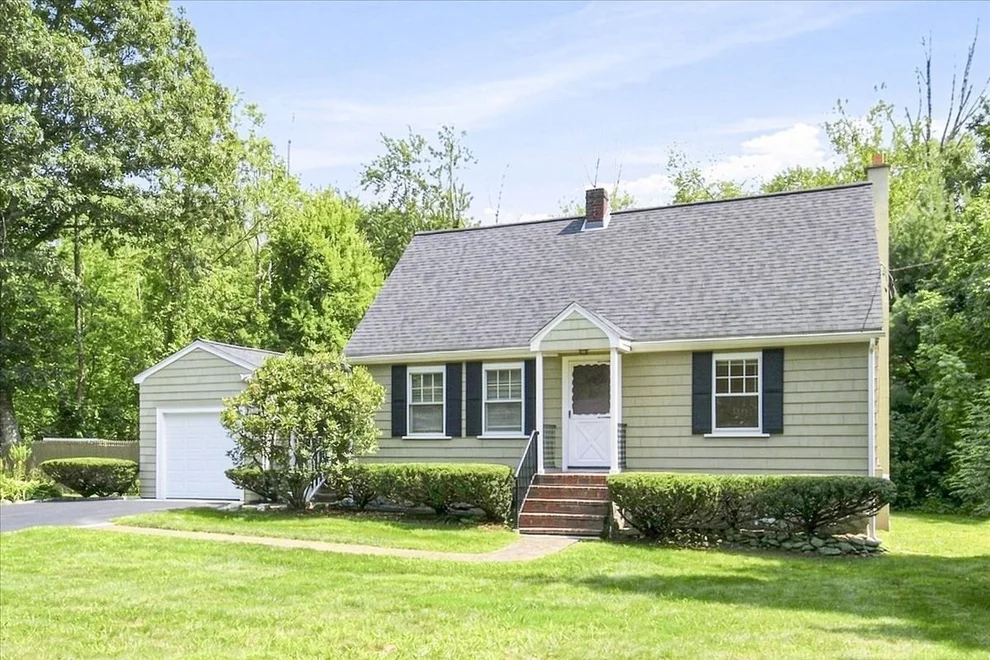Unit for sale at 924 Washington St, Franklin, MA 02038