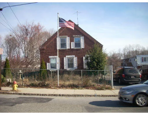 Unit for sale at 422 Water Street, Fitchburg, MA 01420
