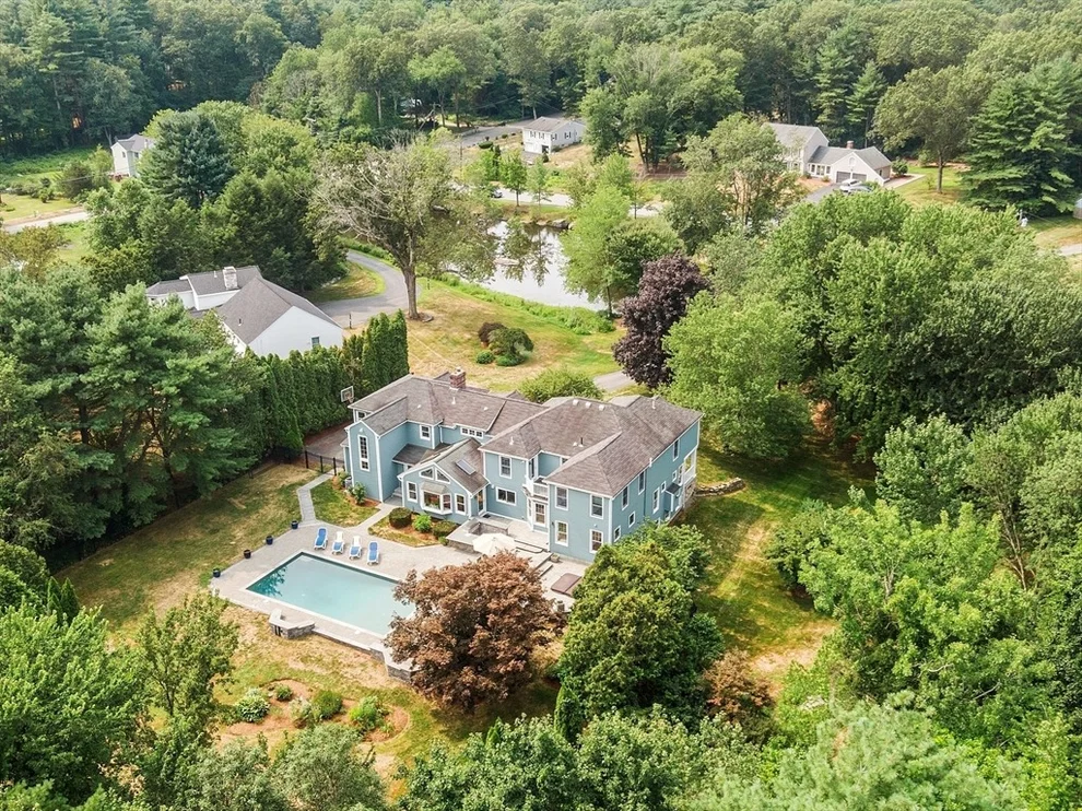 Unit for sale at 3 Robert Rd, Acton, MA 01720